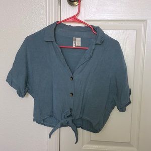 Short sleeve crop button down